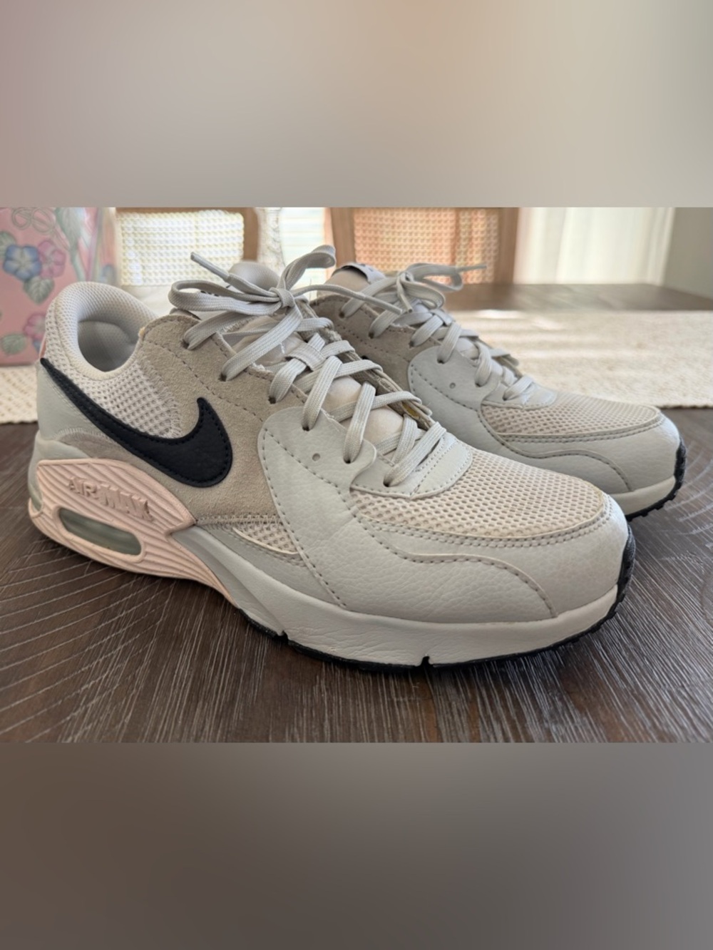 Nike Air Max Excee Photon Dust Rose
Women’s 10